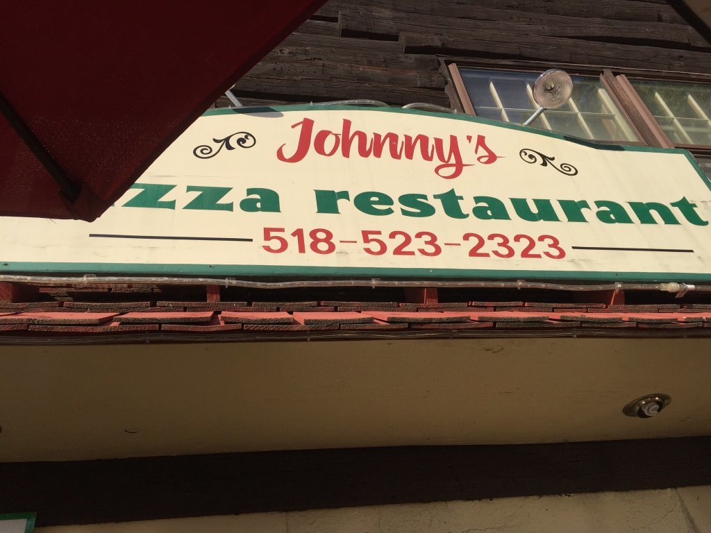 Johnny`s Pizza Restaurante